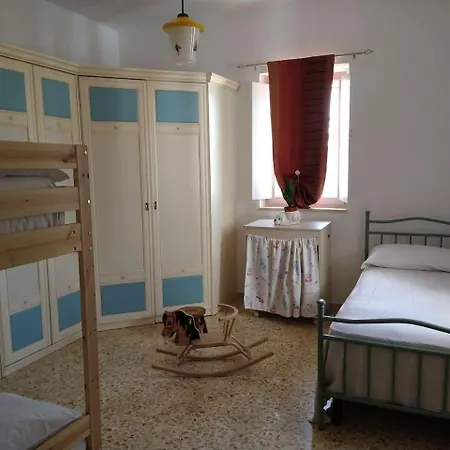 Villa - Sleeps 8 - Patio - Garden - Parking Martina Franca