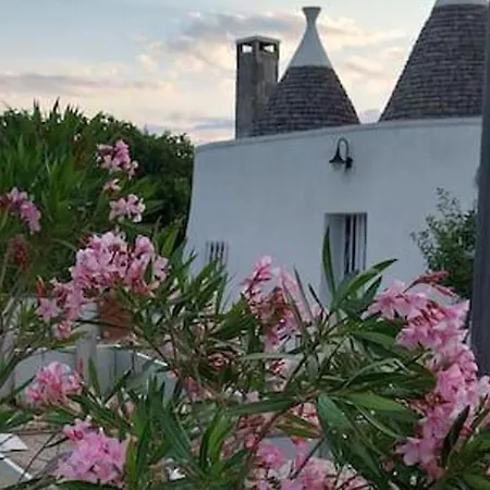 Villa Villa - Sleeps 8 - Patio - Garden - Parking