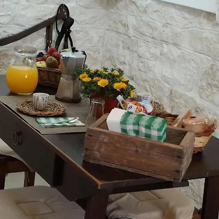 Villa - Sleeps 8 - Patio - Garden - Parking Villa Martina Franca